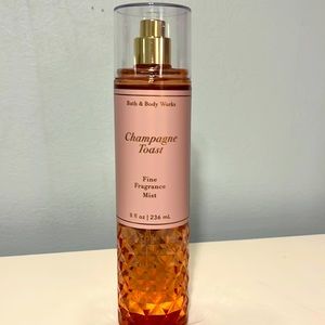 Original size bottle of bath and body works mist